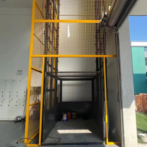 连城导轨式升降机助力物流园破解运输难题